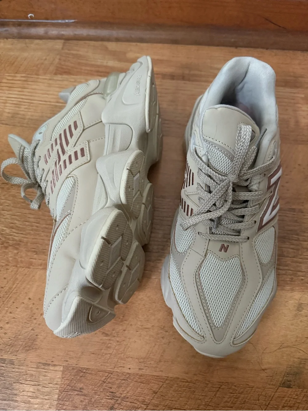 New Balance 9060 Men's Sneakers Like New worn inside. Size 11